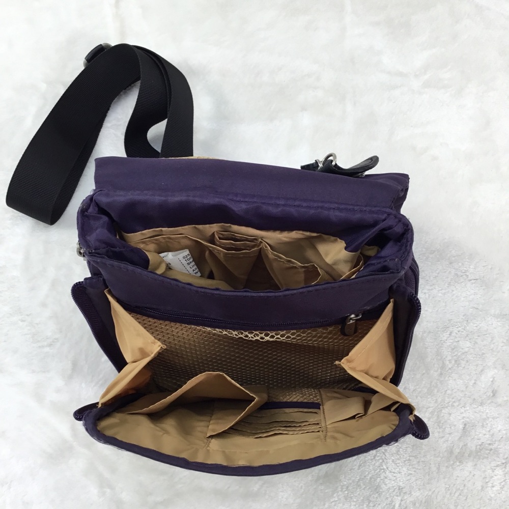 TRAVELON NYLON POCKETS GALORE PURPLE TRAVEL BAG - Picture 2 of 8